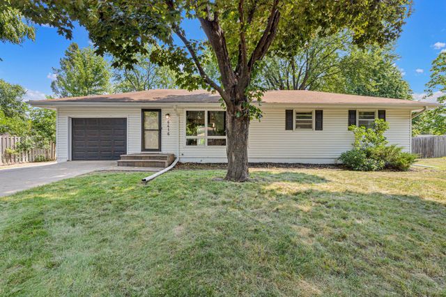 6416 Georgia Avenue N, Brooklyn Park, MN 55428