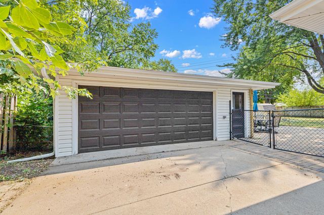 6416 Georgia Avenue N, Brooklyn Park, MN 55428