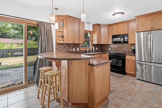 6416 Georgia Avenue N, Brooklyn Park, MN 55428