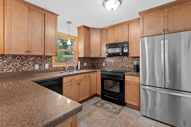6416 Georgia Avenue N, Brooklyn Park, MN 55428
