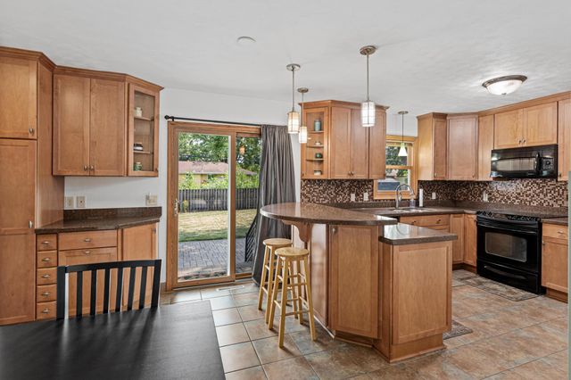 6416 Georgia Avenue N, Brooklyn Park, MN 55428