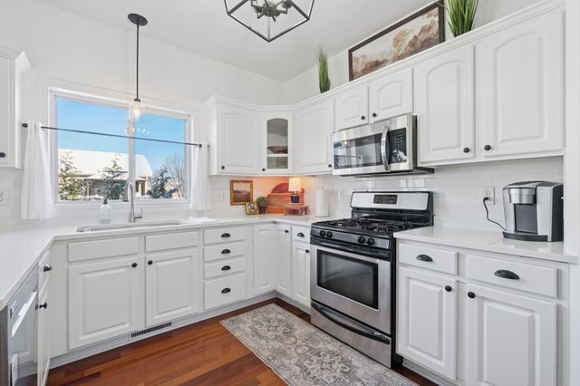 213 Ardennes Avenue E, Shakopee, MN 55379