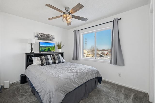 213 Ardennes Avenue E, Shakopee, MN 55379