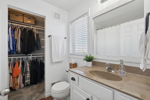 213 Ardennes Avenue E, Shakopee, MN 55379