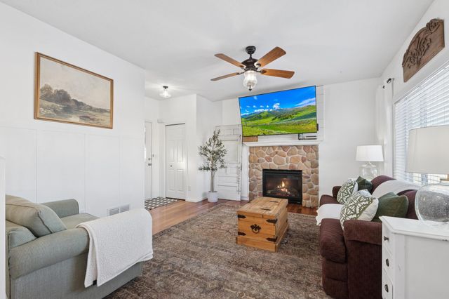 213 Ardennes Avenue E, Shakopee, MN 55379