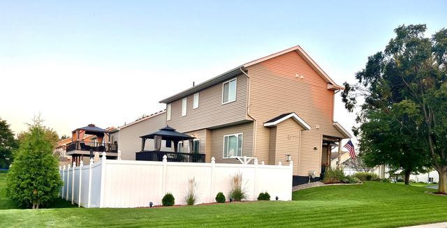 213 Ardennes Avenue E, Shakopee, MN 55379