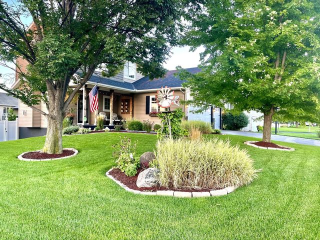 213 Ardennes Avenue E, Shakopee, MN 55379