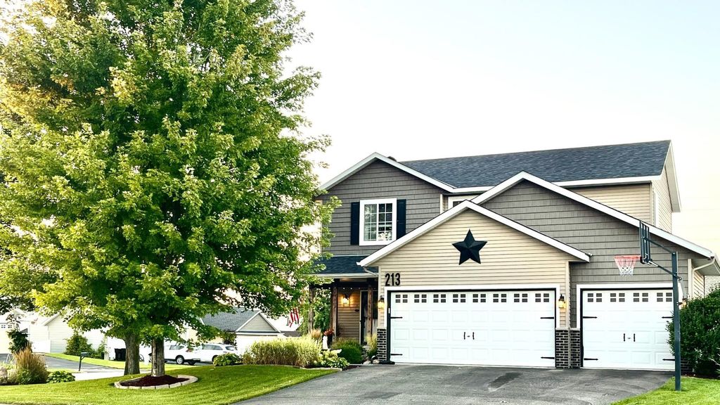 213 Ardennes Avenue E, Shakopee, MN 55379
