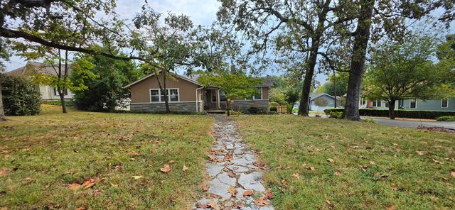 1008 S Crest Road, Rossville, GA 30741