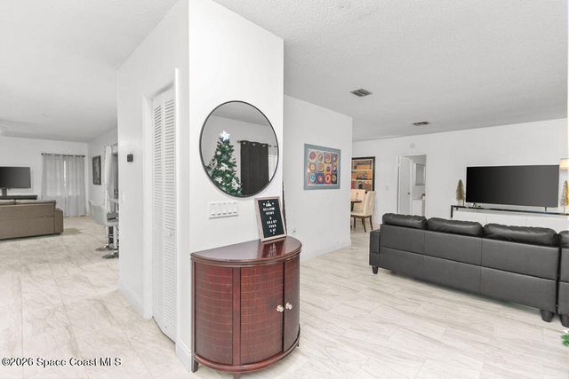 875 Homey Place NE, Palm Bay, FL 32907