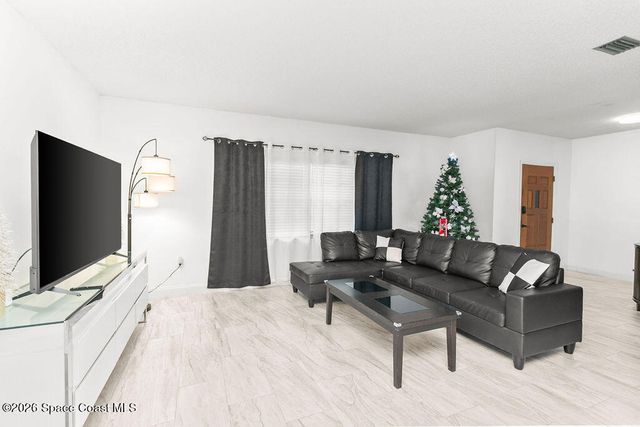 875 Homey Place NE, Palm Bay, FL 32907