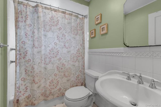 91 Geranium Avenue, Floral Park, NY 11001