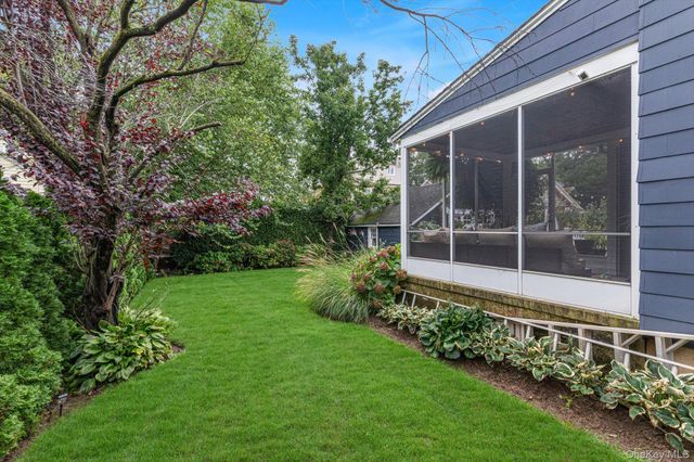 91 Geranium Avenue, Floral Park, NY 11001