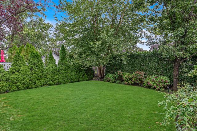 91 Geranium Avenue, Floral Park, NY 11001