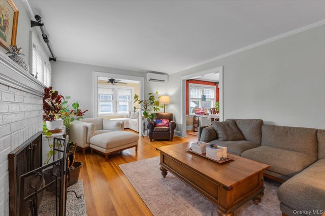 91 Geranium Avenue, Floral Park, NY 11001