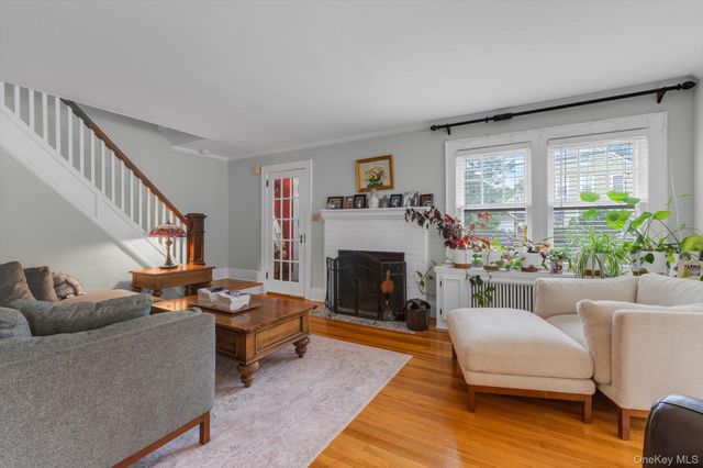 91 Geranium Avenue, Floral Park, NY 11001