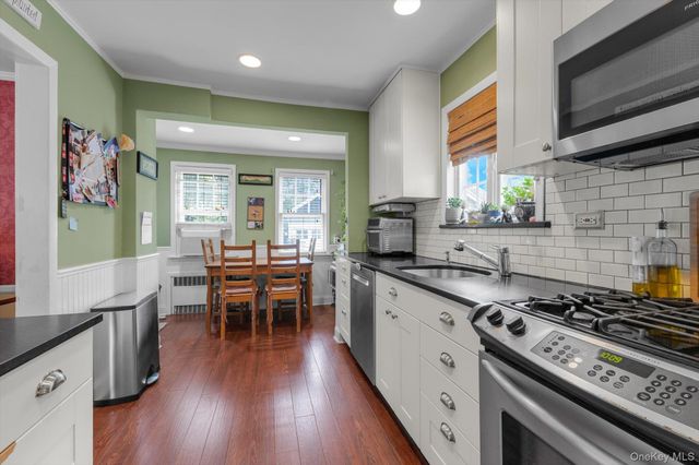 91 Geranium Avenue, Floral Park, NY 11001