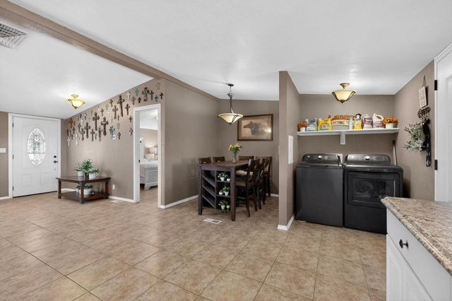 16 Cereza Circle, Los Lunas, NM 87031