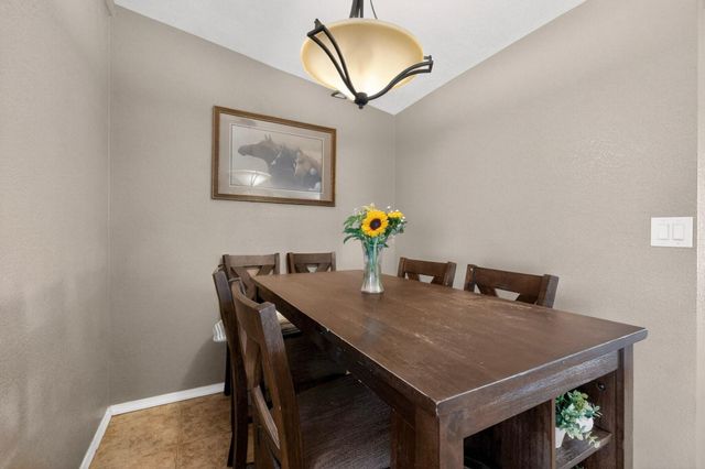 16 Cereza Circle, Los Lunas, NM 87031