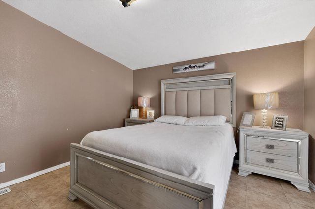 16 Cereza Circle, Los Lunas, NM 87031