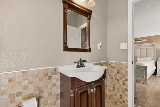 16 Cereza Circle, Los Lunas, NM 87031