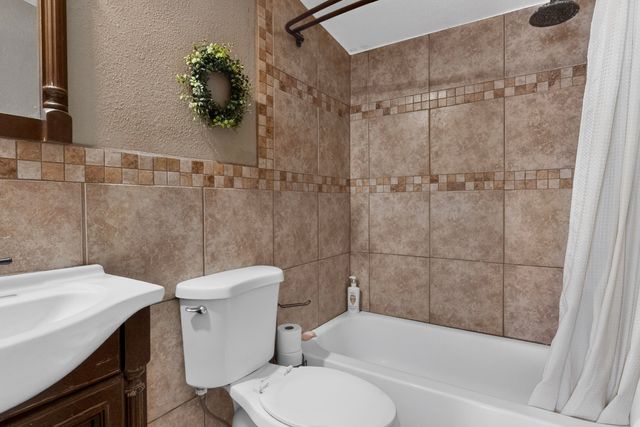 16 Cereza Circle, Los Lunas, NM 87031