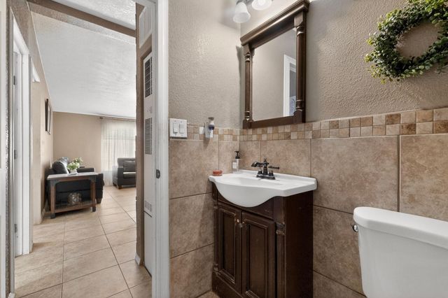 16 Cereza Circle, Los Lunas, NM 87031