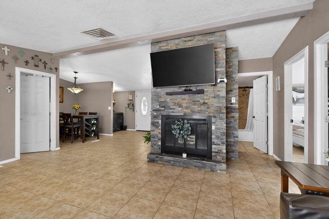 16 Cereza Circle, Los Lunas, NM 87031