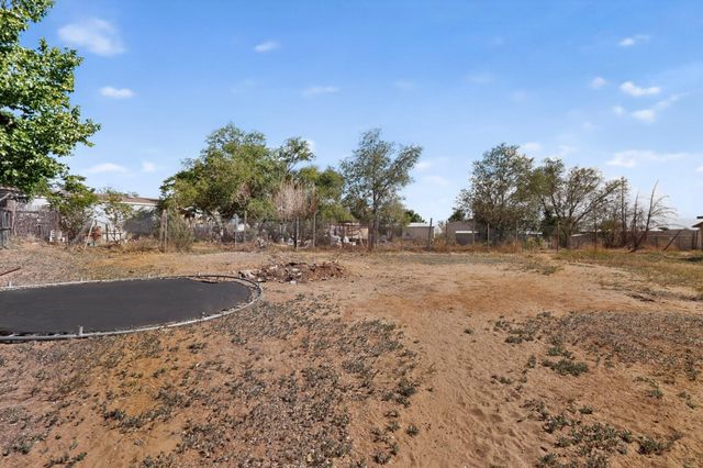 16 Cereza Circle, Los Lunas, NM 87031