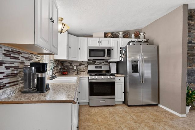 16 Cereza Circle, Los Lunas, NM 87031
