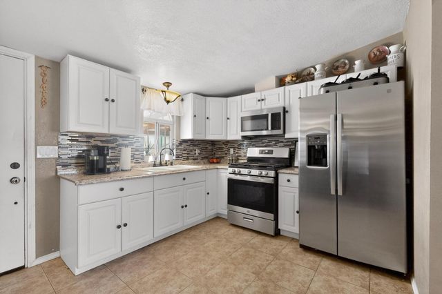 16 Cereza Circle, Los Lunas, NM 87031