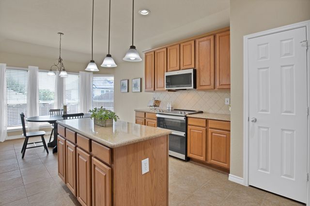 1116 Linden Drive, Burleson, TX 76028