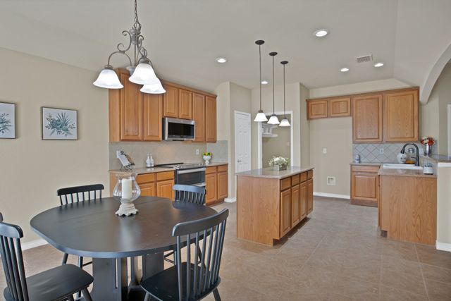1116 Linden Drive, Burleson, TX 76028