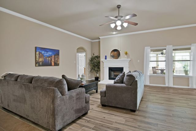 1116 Linden Drive, Burleson, TX 76028