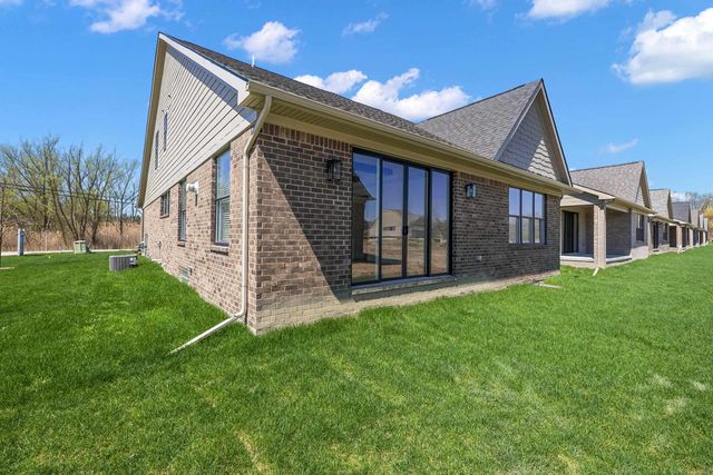 5932 Willow Grove Drive, Troy, MI 48085