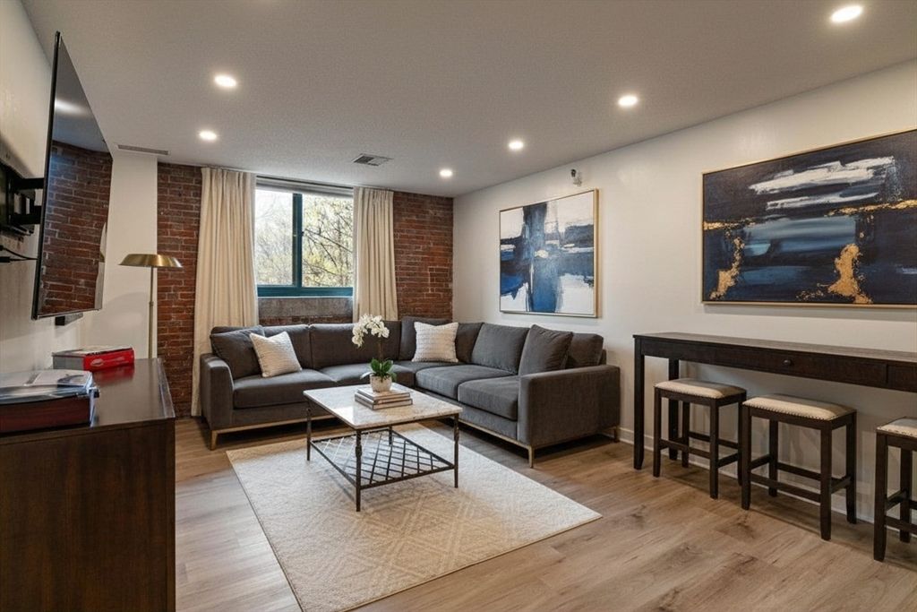 42 8th Street 2308, Boston, MA 02129
