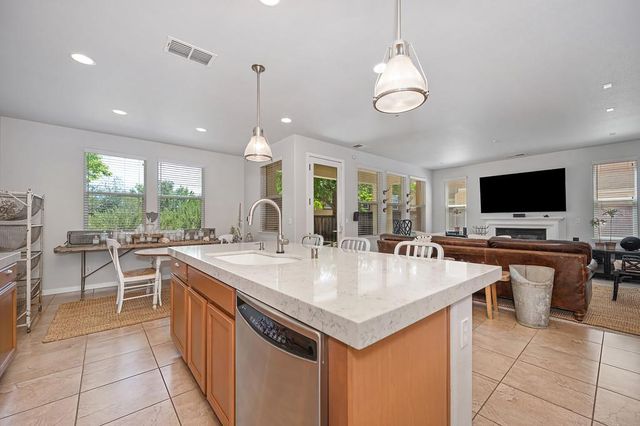 2674 Flintlock Ln, Rocklin, CA 95765