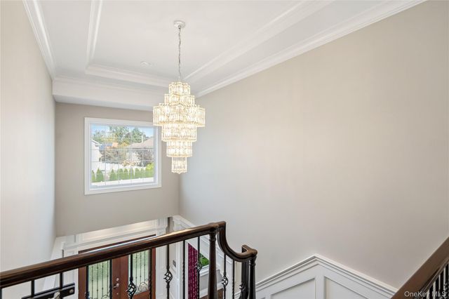 55 Belmont Circle, Syosset, NY 11791