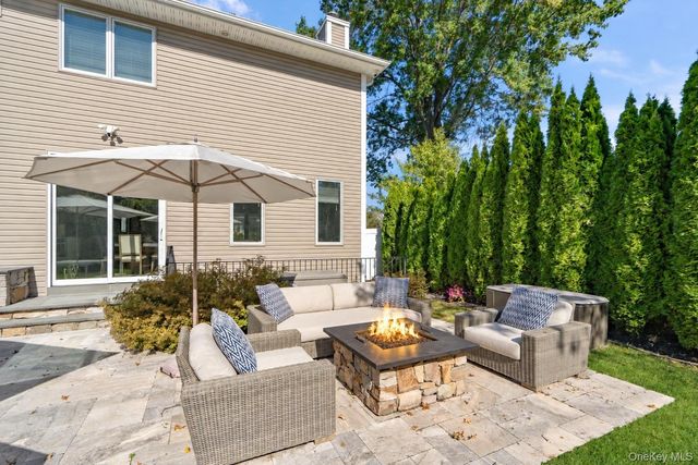 55 Belmont Circle, Syosset, NY 11791