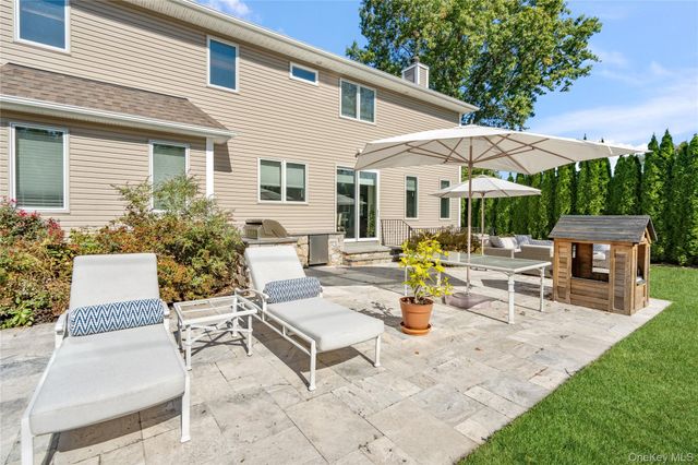 55 Belmont Circle, Syosset, NY 11791
