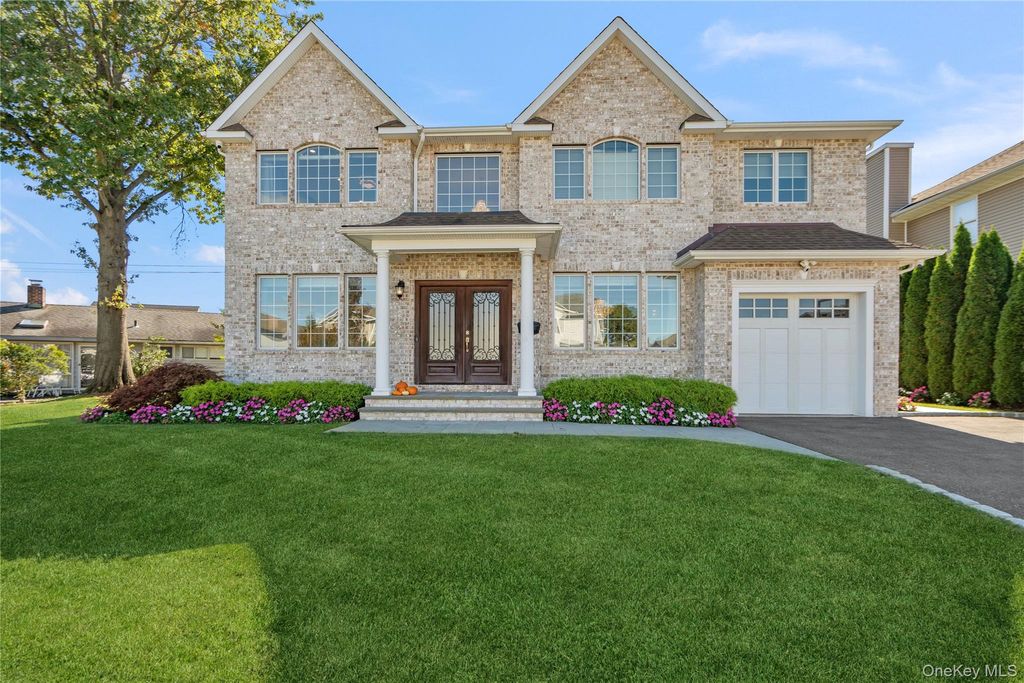 55 Belmont Circle, Syosset, NY 11791 — exterior