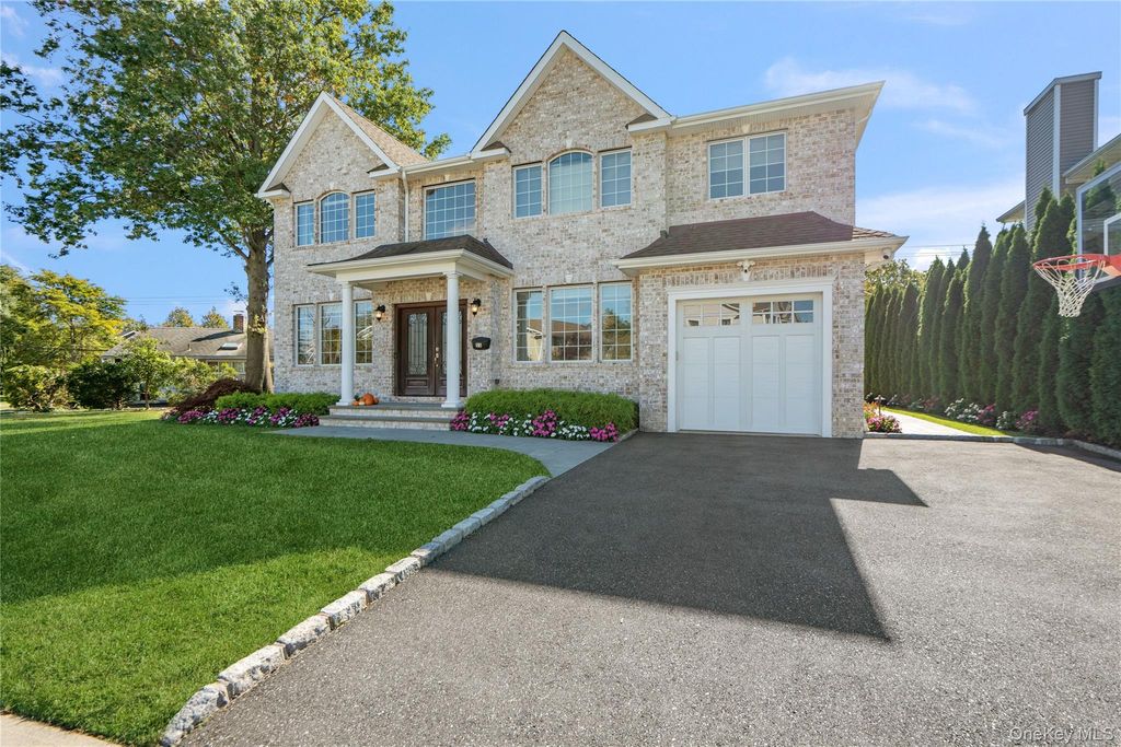 55 Belmont Circle, Syosset, NY 11791 — photo 2
