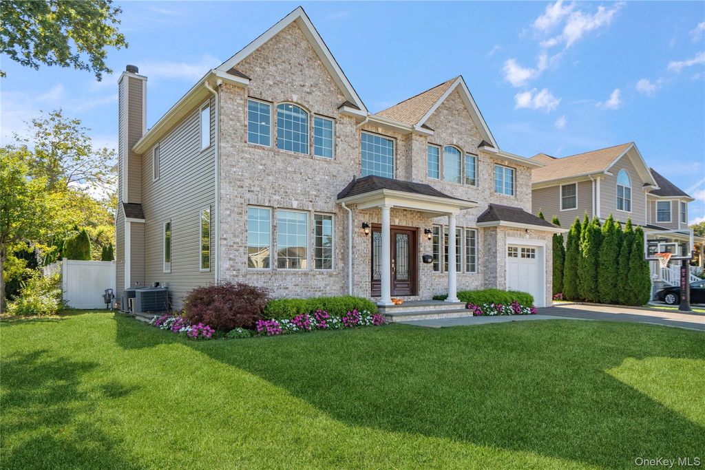 55 Belmont Circle, Syosset, NY 11791 — photo 3