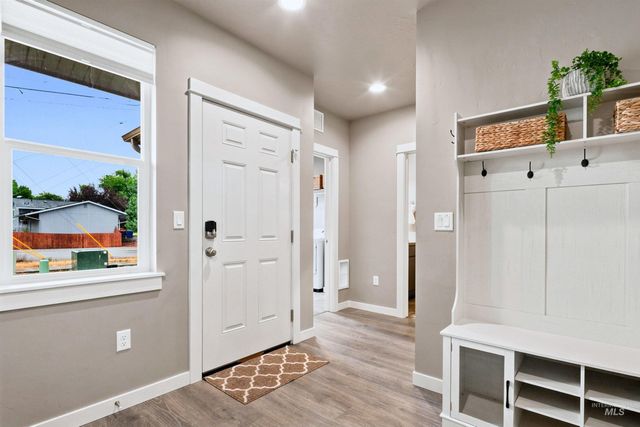 12048 W Victory Road, Boise, ID 83709
