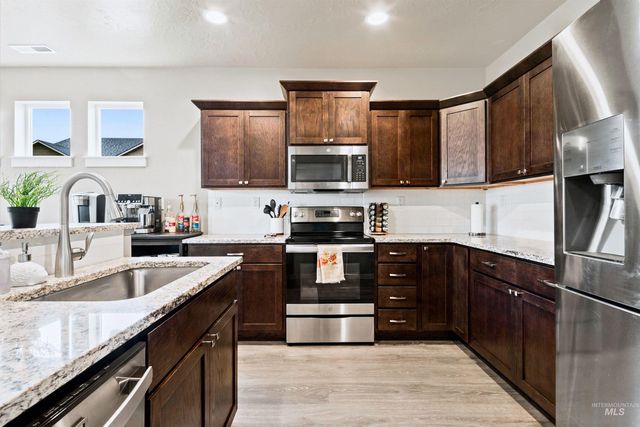 12048 W Victory Road, Boise, ID 83709