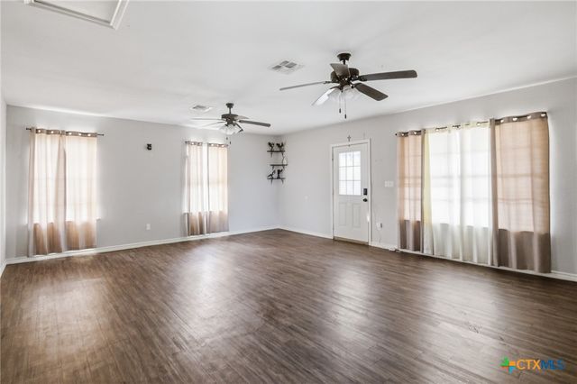 680 E Frontage Road, Victoria, TX 77905