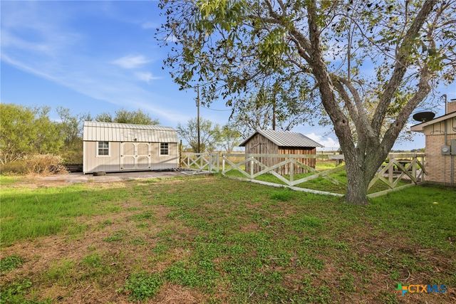 680 E Frontage Road, Victoria, TX 77905