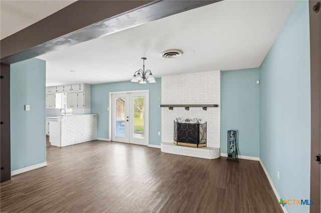 680 E Frontage Road, Victoria, TX 77905