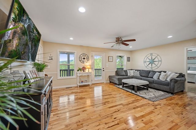 6 Gilliam Road, Mineral Bluff, GA 30559