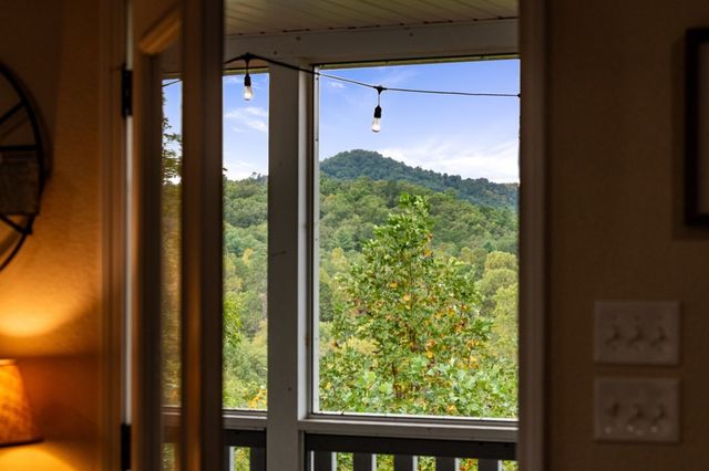 6 Gilliam Road, Mineral Bluff, GA 30559